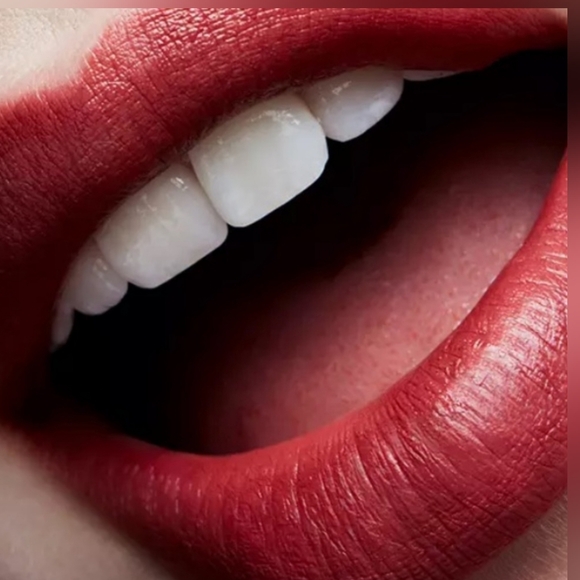 Mac Cosmetics Matte Lipstick Natural Born Leader Muted Berry Brand New in Box - Picture 4 of 11